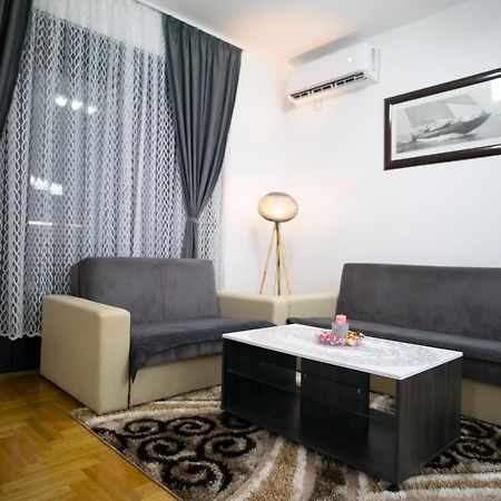Apartmani Anica 特雷比涅 外观 照片