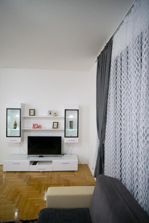 Apartmani Anica 特雷比涅 外观 照片