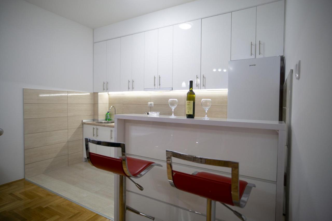 Apartmani Anica 特雷比涅 外观 照片